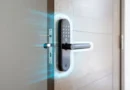Smart lock - inteligentny zamek do drzwi bez użycia klucza